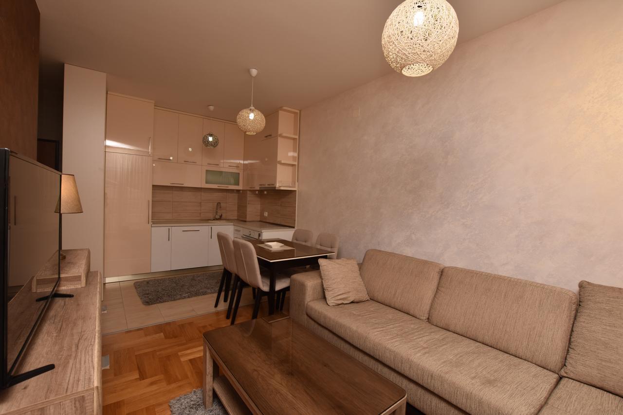 Apartman *